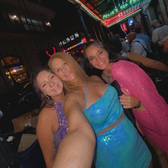 Two piece sequin set. Blue. Size large. - Picture 4 of 5